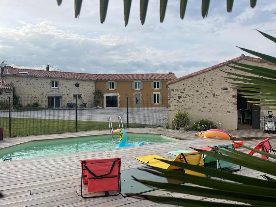 Gite La Vie En Couleur 14 Personnes Saint-Paul-en-Gatine Bagian luar foto